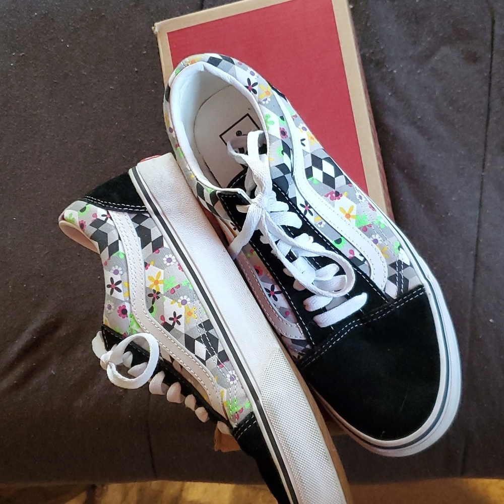 Multiple Colored Vans - image 3